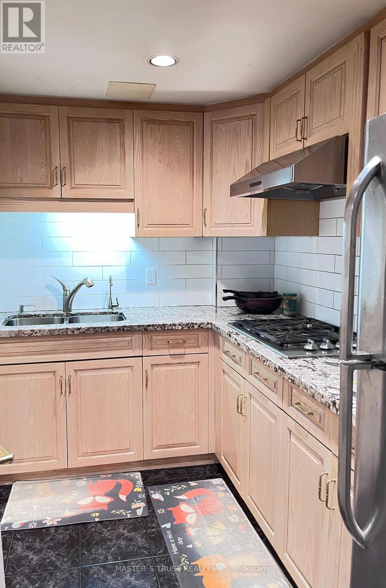 57 Cotswold Crescent, Toronto, Ontario  M2P 1N3 - Photo 37 - C12533764