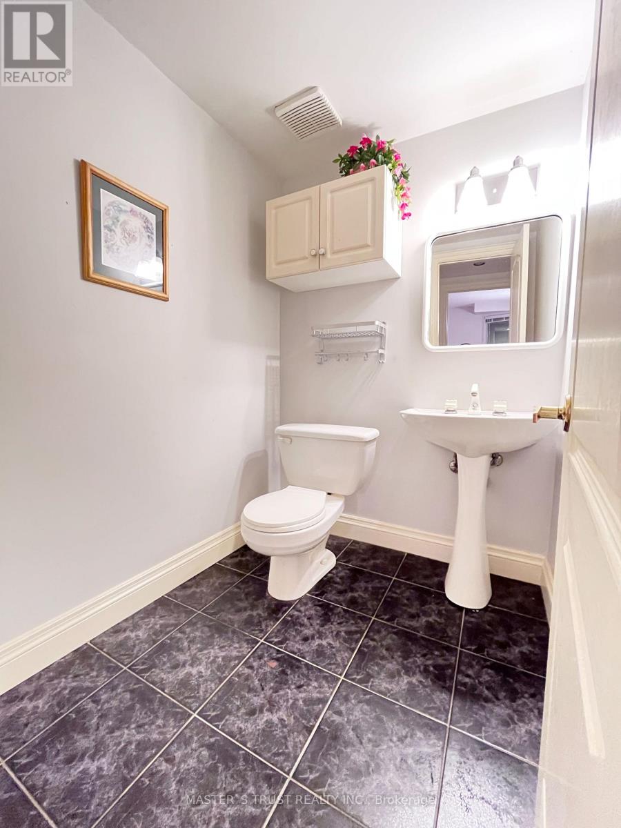 57 Cotswold Crescent, Toronto, Ontario  M2P 1N3 - Photo 43 - C12533764