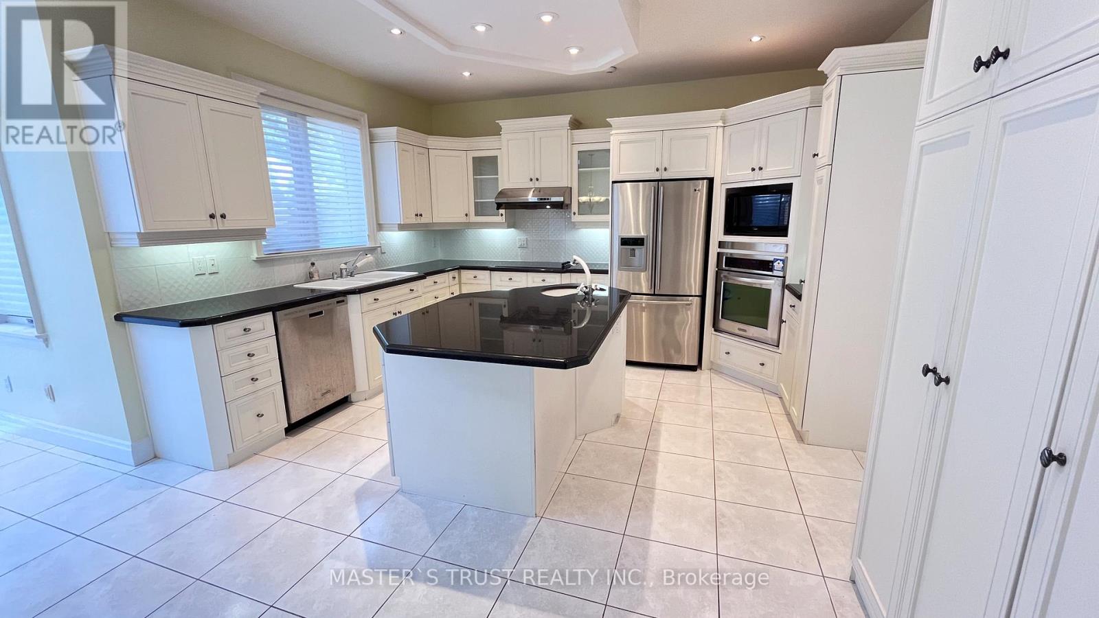 57 Cotswold Crescent, Toronto, Ontario  M2P 1N3 - Photo 9 - C12533764