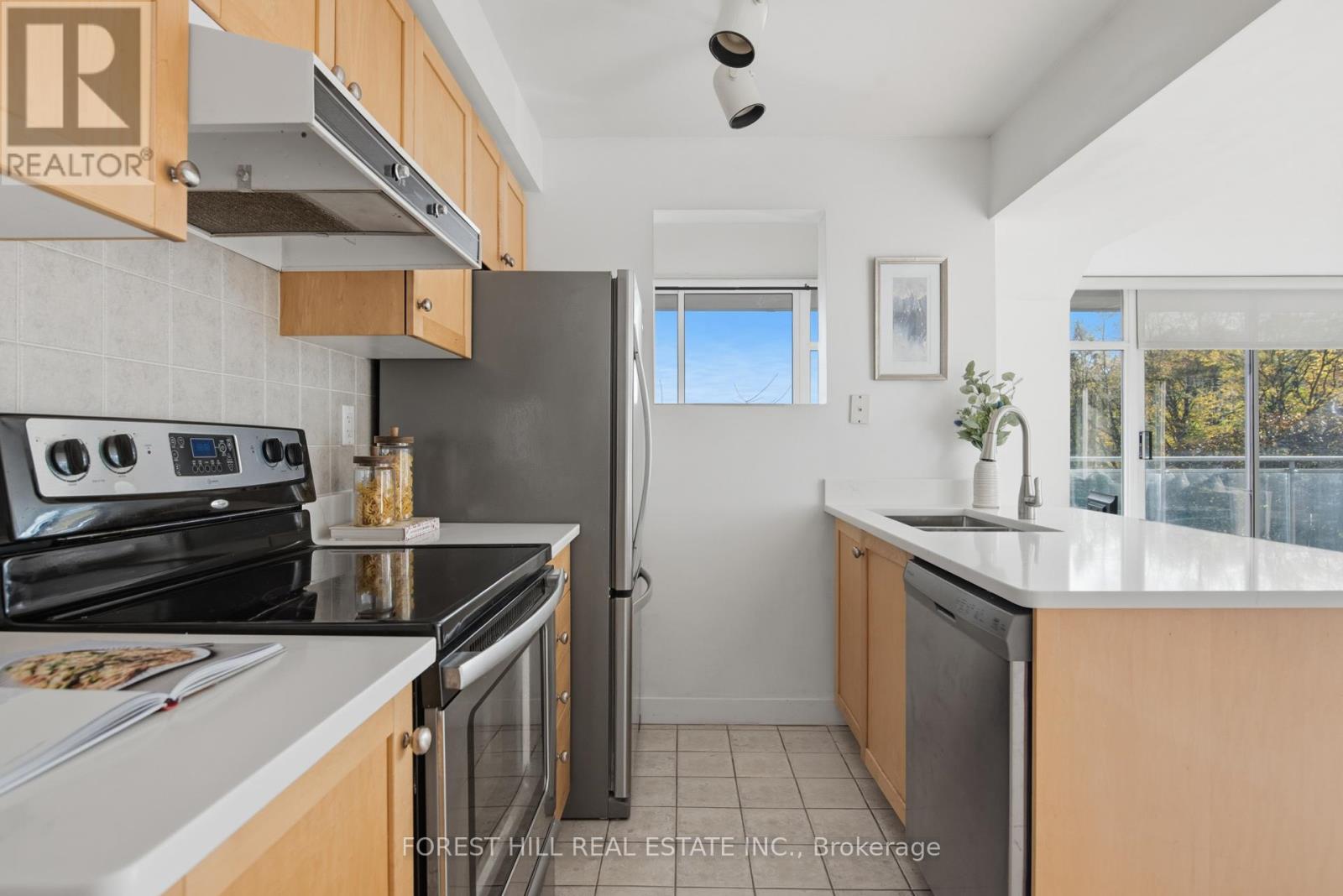 516 - 650 Queens Quay W Boulevard, Toronto, Ontario  M5V 3N2 - Photo 24 - C12533776