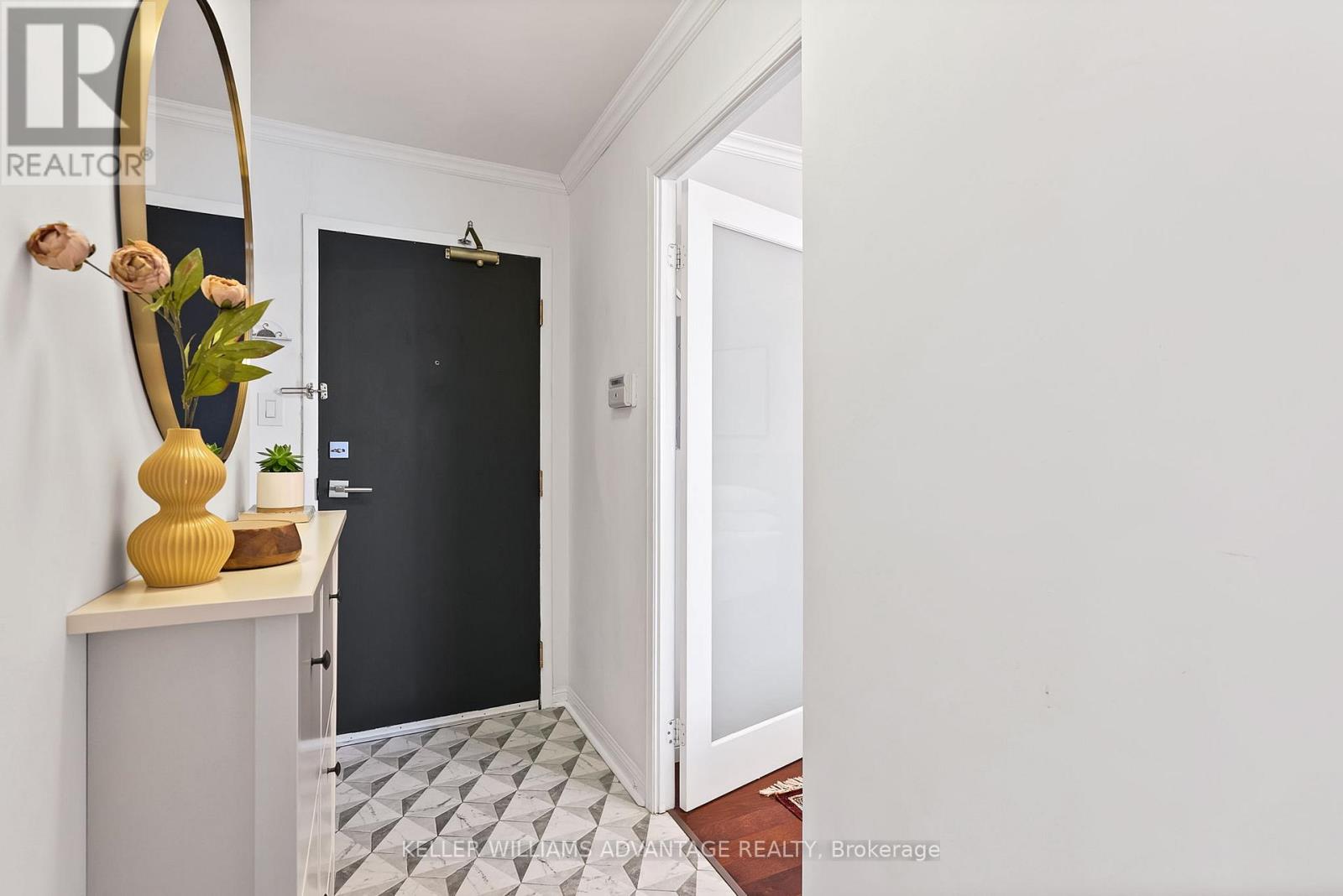 807 - 109 Front Street E, Toronto, Ontario  M5A 4P7 - Photo 2 - C12533816