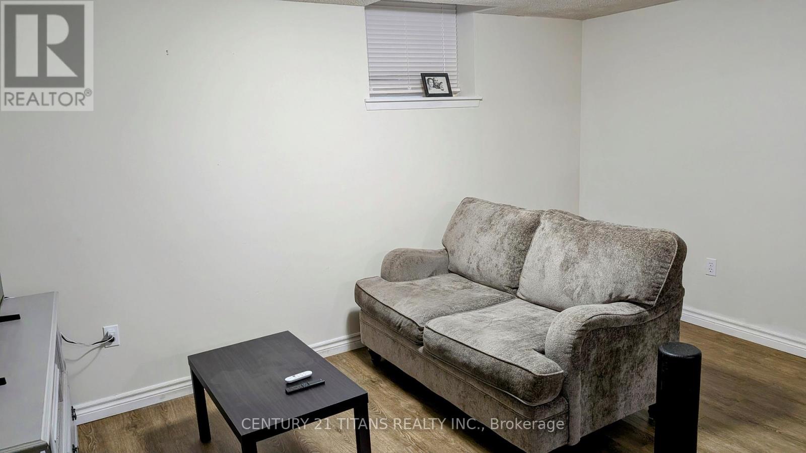 853 Crowells Street, Oshawa, Ontario  L1K 1X8 - Photo 4 - E12533680