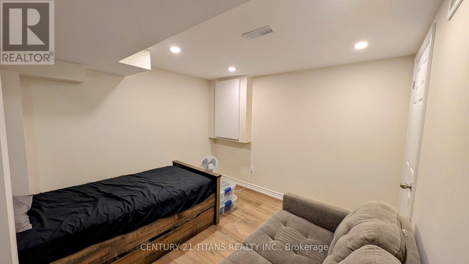 853 Crowells Street, Oshawa, Ontario  L1K 1X8 - Photo 8 - E12533680