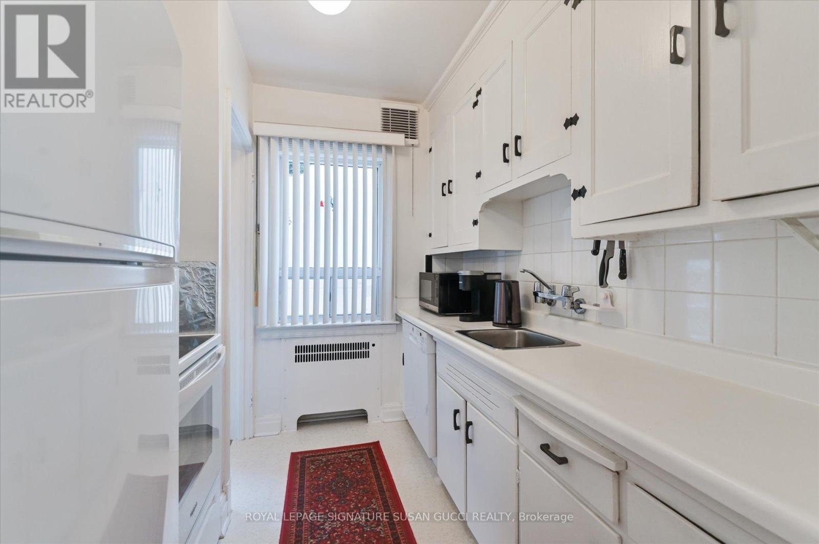 14 Dustan Crescent, Toronto, Ontario  M4J 4G5 - Photo 10 - E12533780