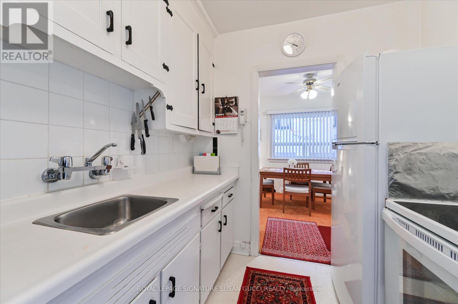 14 Dustan Crescent, Toronto, Ontario  M4J 4G5 - Photo 12 - E12533780