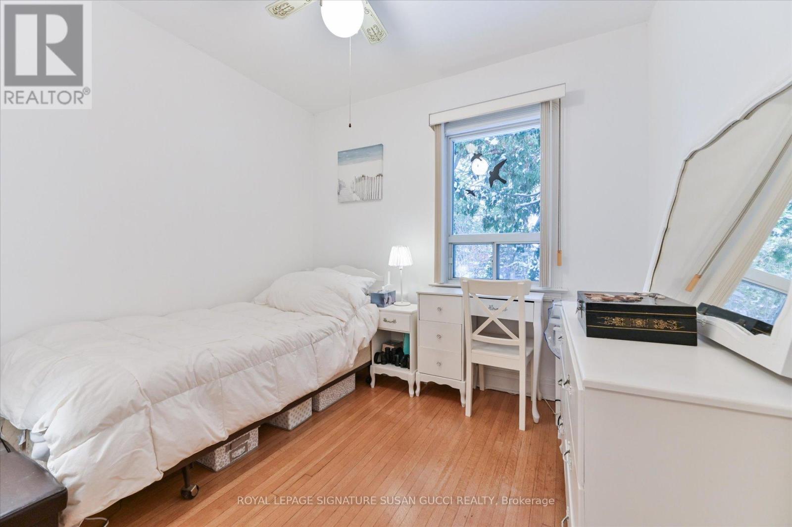 14 Dustan Crescent, Toronto, Ontario  M4J 4G5 - Photo 15 - E12533780