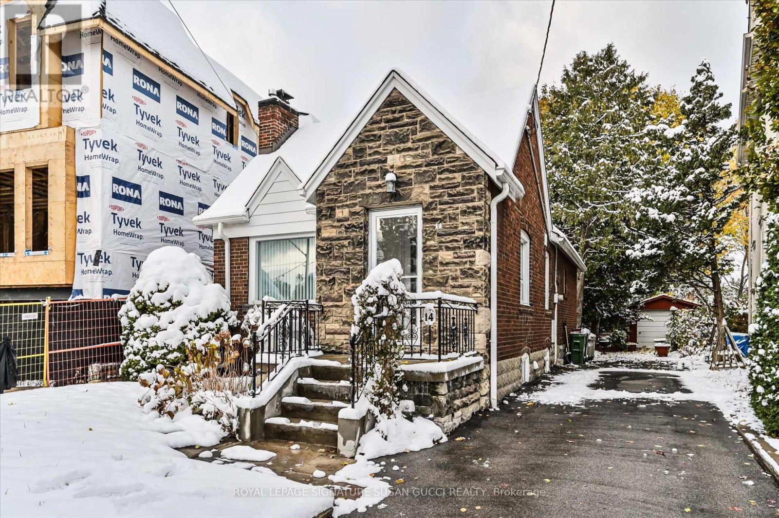 14 Dustan Crescent, Toronto, Ontario  M4J 4G5 - Photo 2 - E12533780