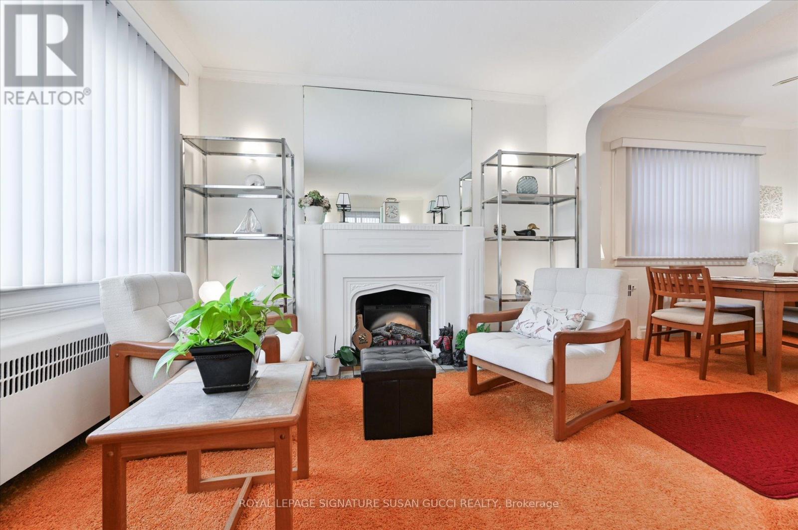 14 Dustan Crescent, Toronto, Ontario  M4J 4G5 - Photo 6 - E12533780