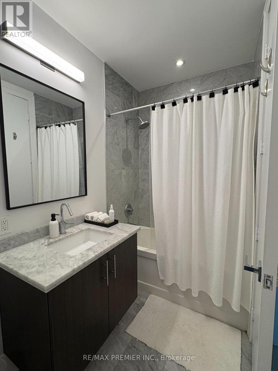 1208 - 29 Queens Quay E, Toronto, Ontario  M5E 0A4 - Photo 17 - C12533204