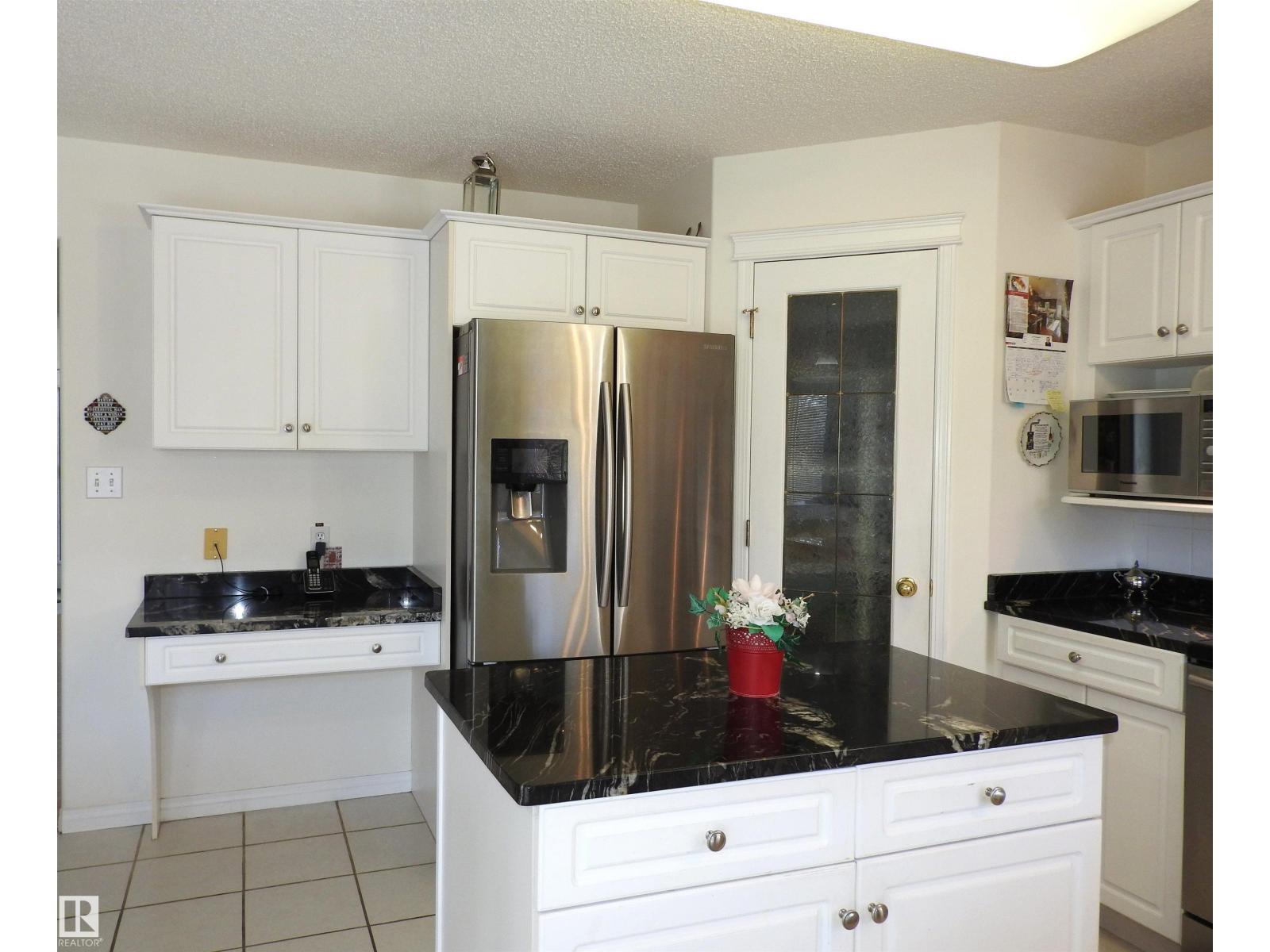 1171 Carter Crest Rd Nw, Edmonton, Alberta  T6R 2L8 - Photo 6 - E4464691