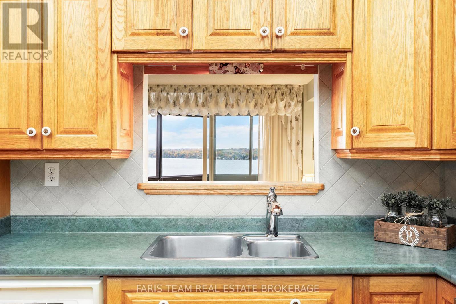 707 - 181 Collier Street, Barrie, Ontario  L4M 5L6 - Photo 10 - S12498770