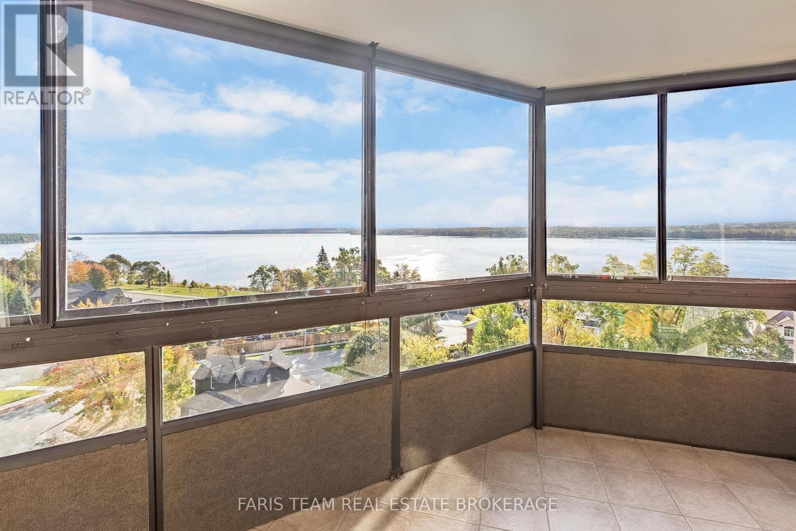 707 - 181 Collier Street, Barrie, Ontario  L4M 5L6 - Photo 2 - S12498770