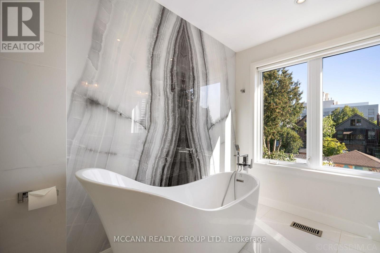 217 Pearson Avenue, Toronto, Ontario  M6R 1G6 - Photo 22 - W12533668