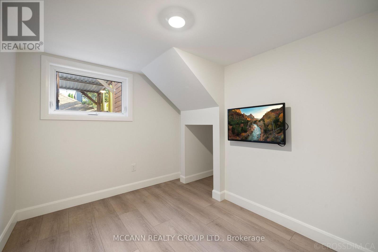 217 Pearson Avenue, Toronto, Ontario  M6R 1G6 - Photo 39 - W12533668