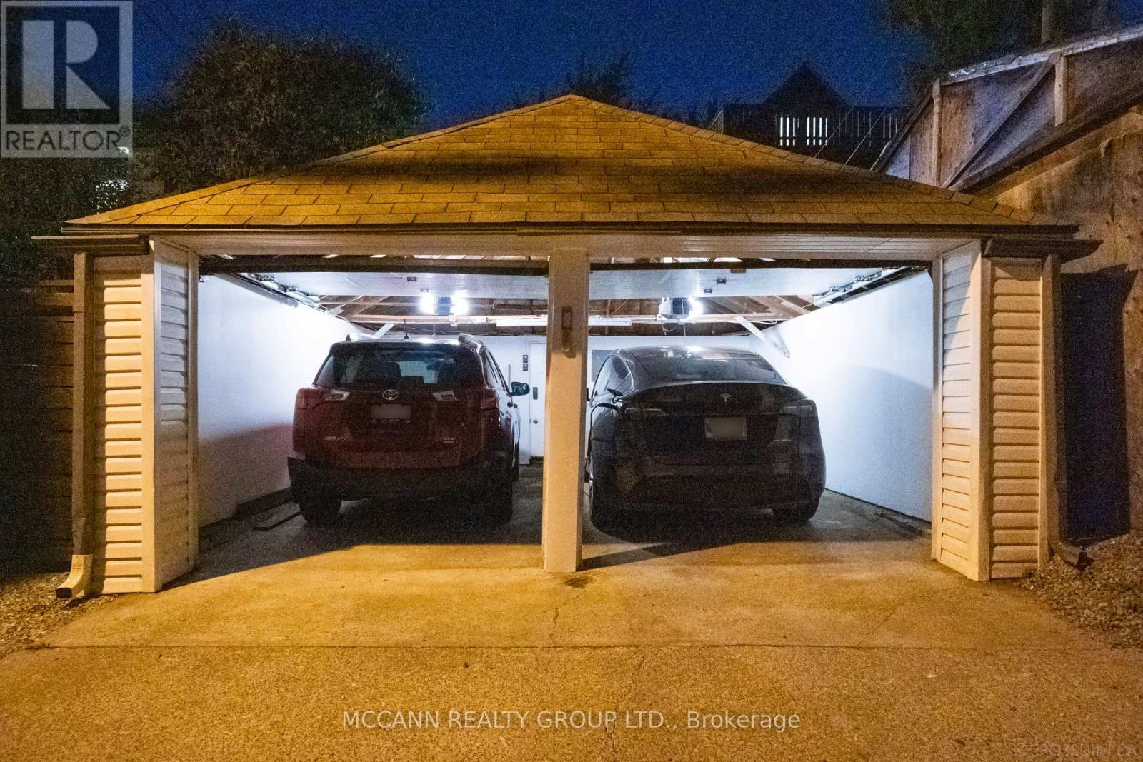 217 Pearson Avenue, Toronto, Ontario  M6R 1G6 - Photo 49 - W12533668