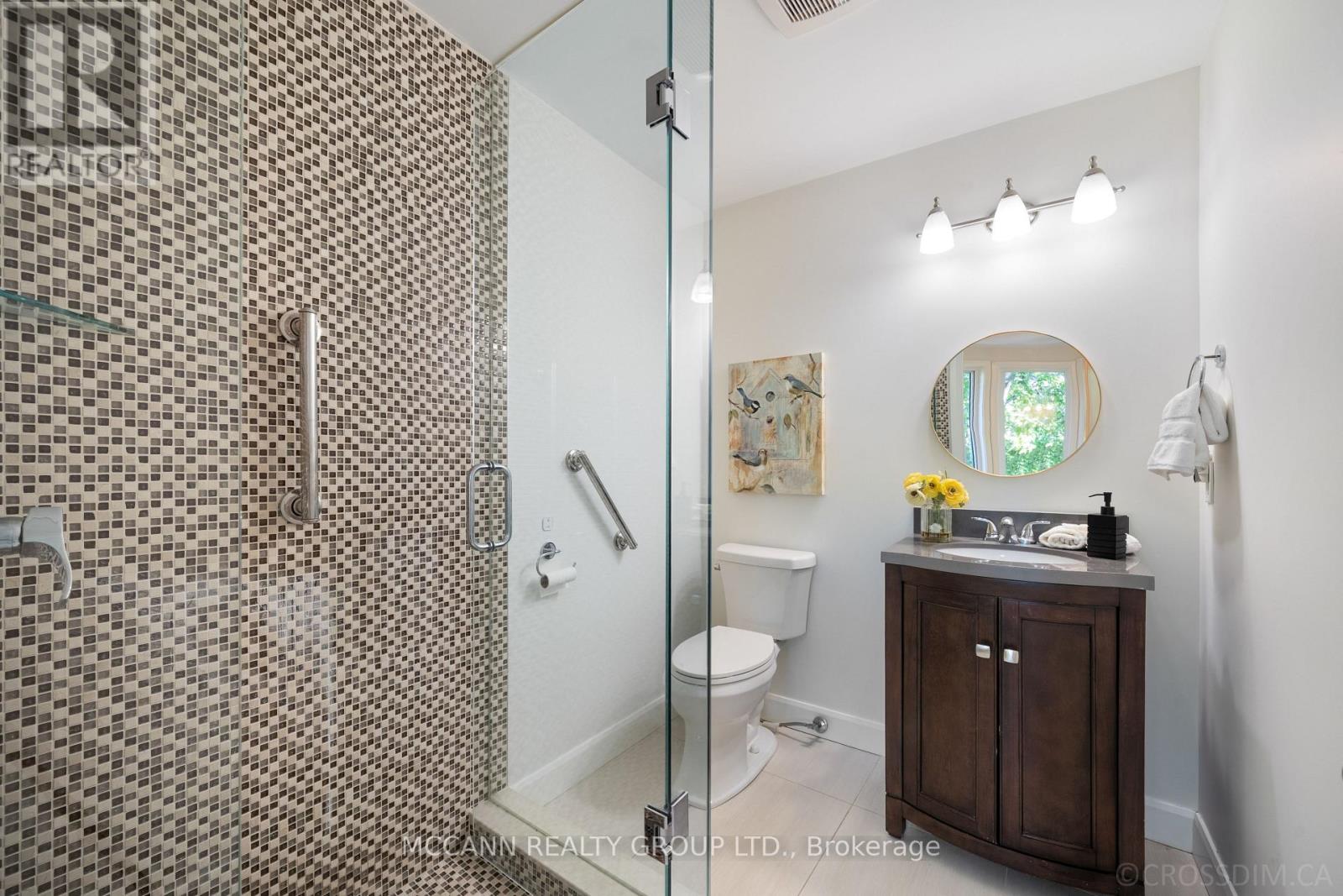 217 Pearson Avenue, Toronto, Ontario  M6R 1G6 - Photo 25 - W12533668