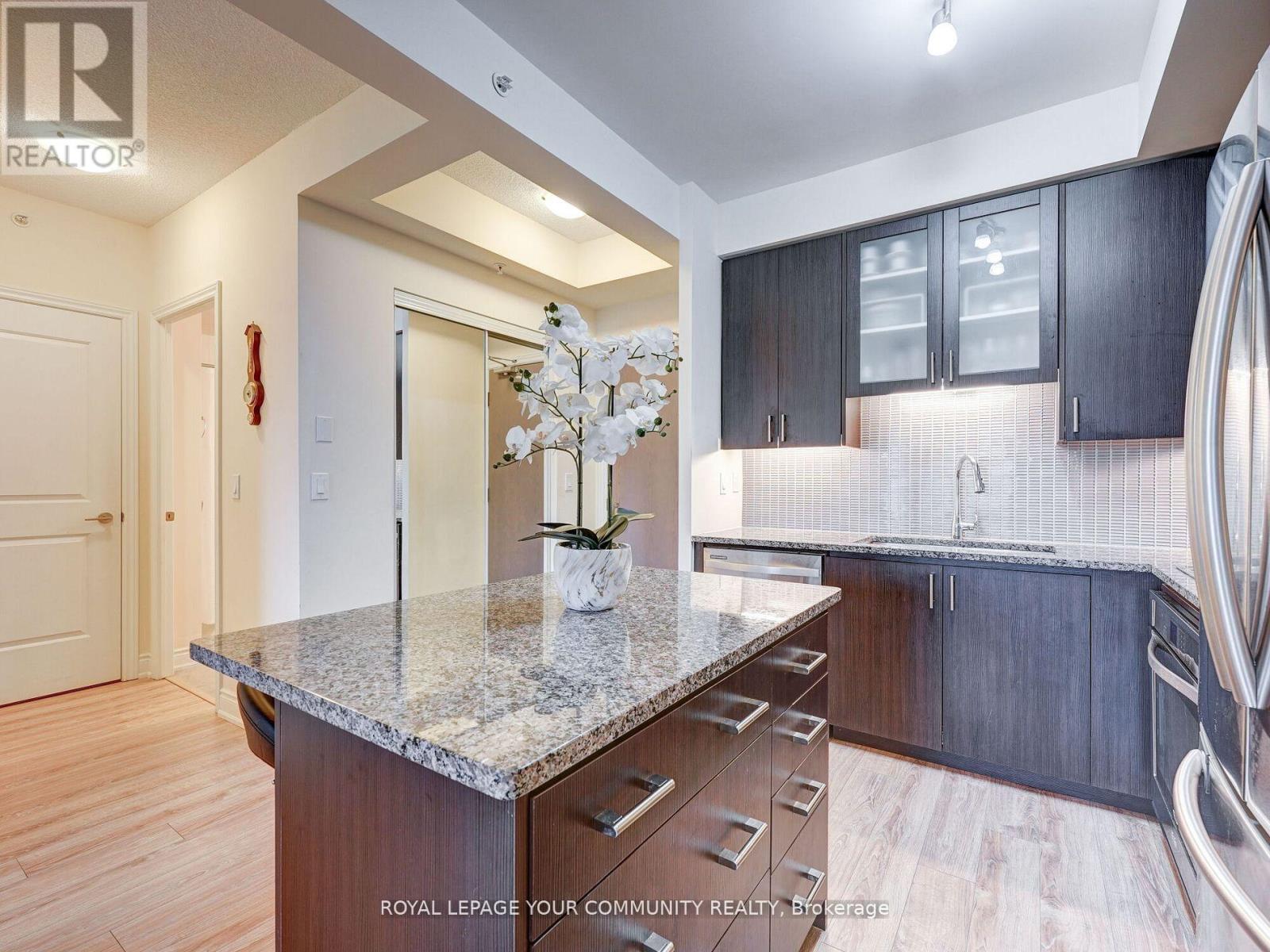 610 - 9088 Yonge Street, Richmond Hill, Ontario  L4C 6Z9 - Photo 5 - N12533698