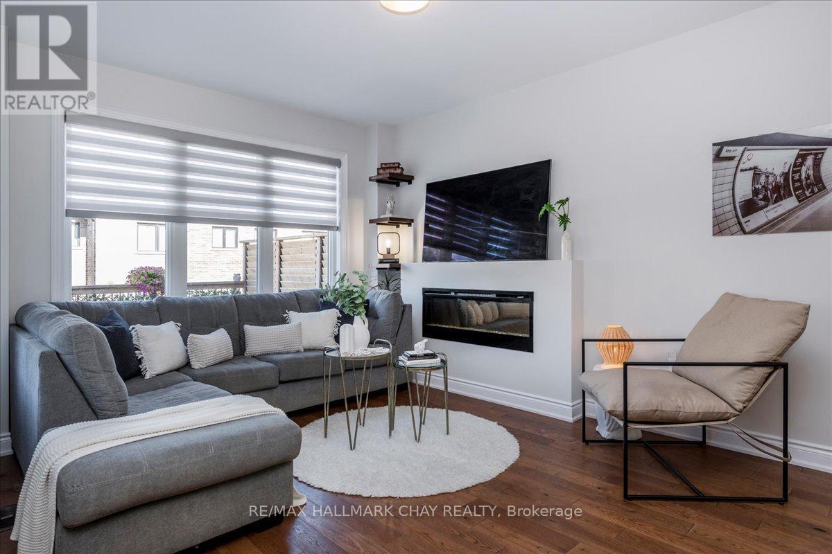 2127 Wilson Street, Innisfil, Ontario  L9S 0N8 - Photo 11 - N12533736