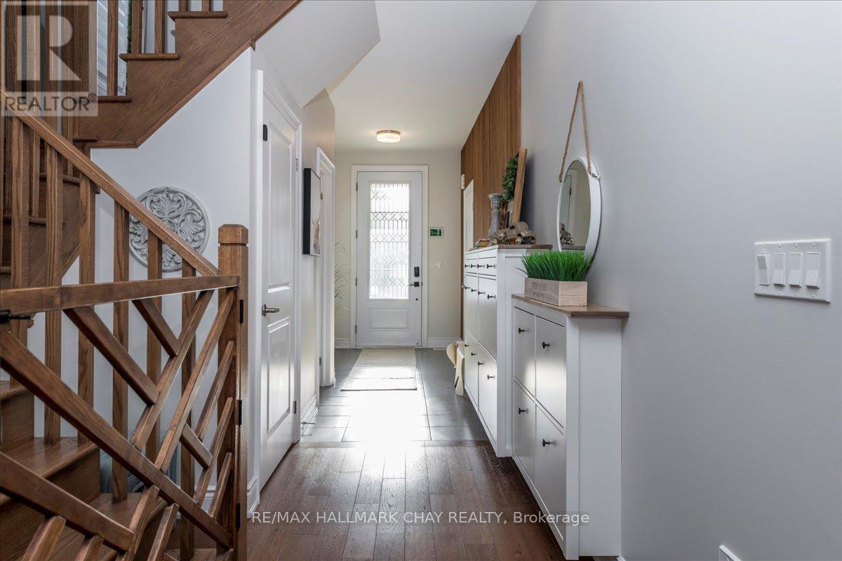 2127 Wilson Street, Innisfil, Ontario  L9S 0N8 - Photo 5 - N12533736