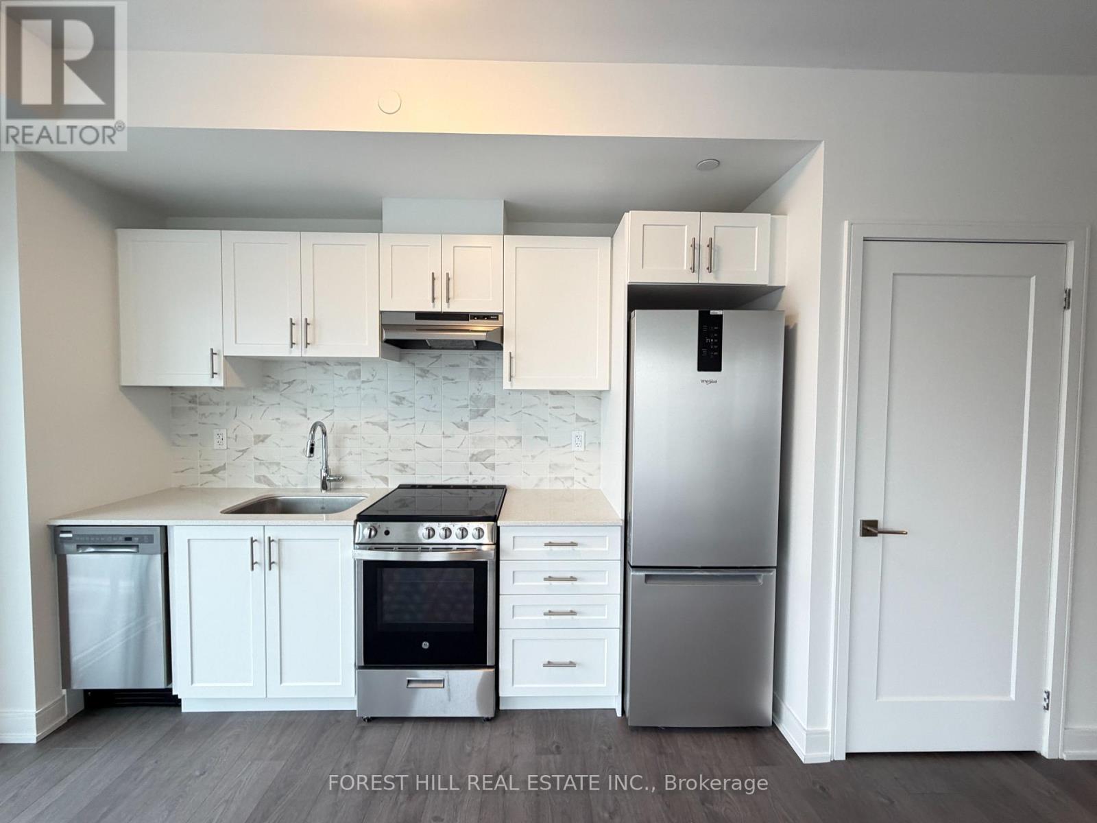 508 - 715 Davis Drive, Newmarket, Ontario  L3Y 2R3 - Photo 5 - N12533778