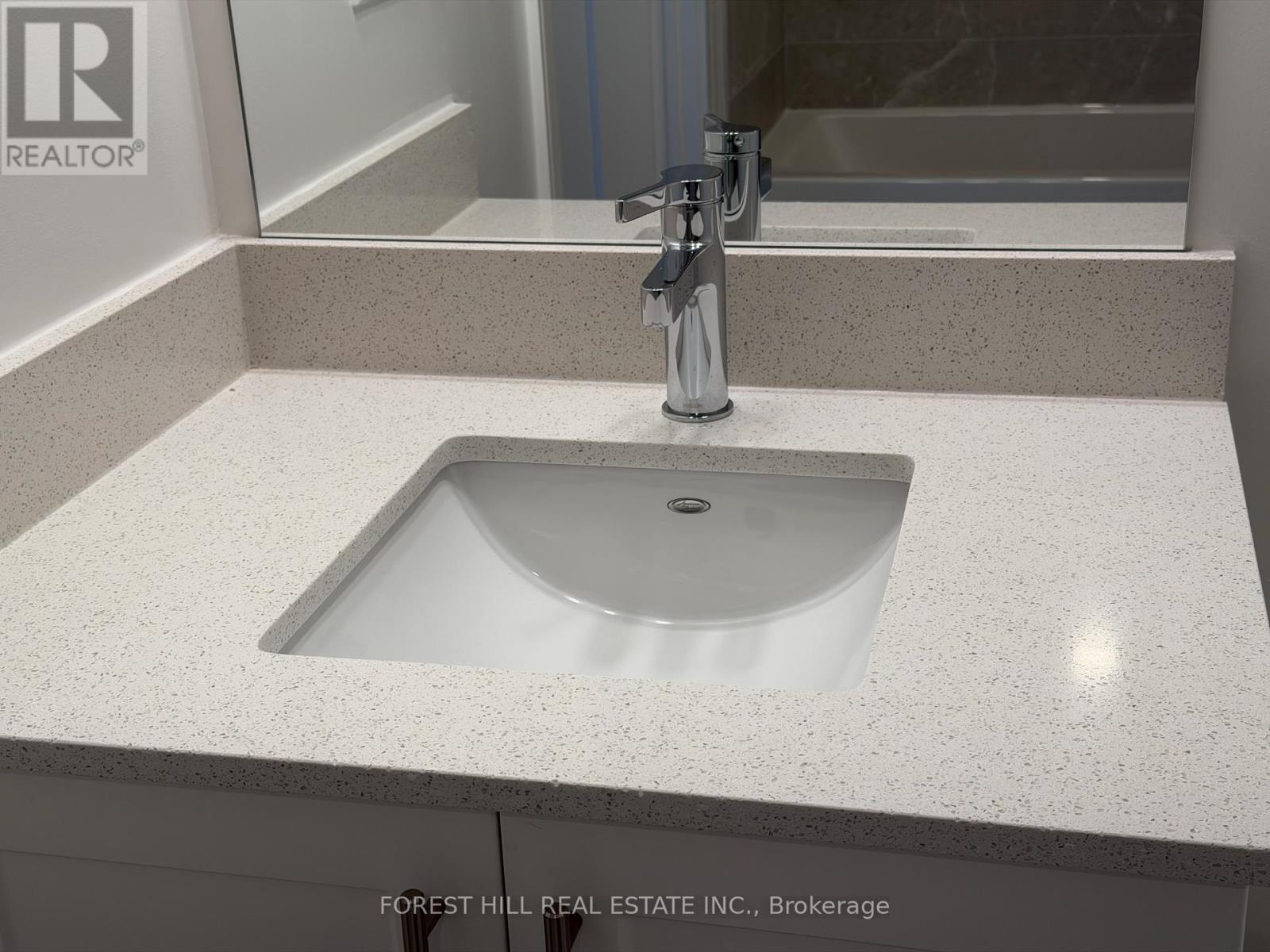 508 - 715 Davis Drive, Newmarket, Ontario  L3Y 2R3 - Photo 8 - N12533778