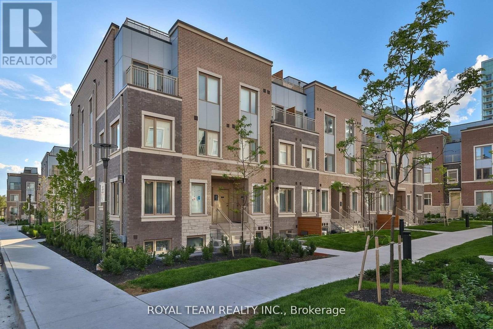 224 - 131 HONEYCRISP CRESCENT, Vaughan, Ontario