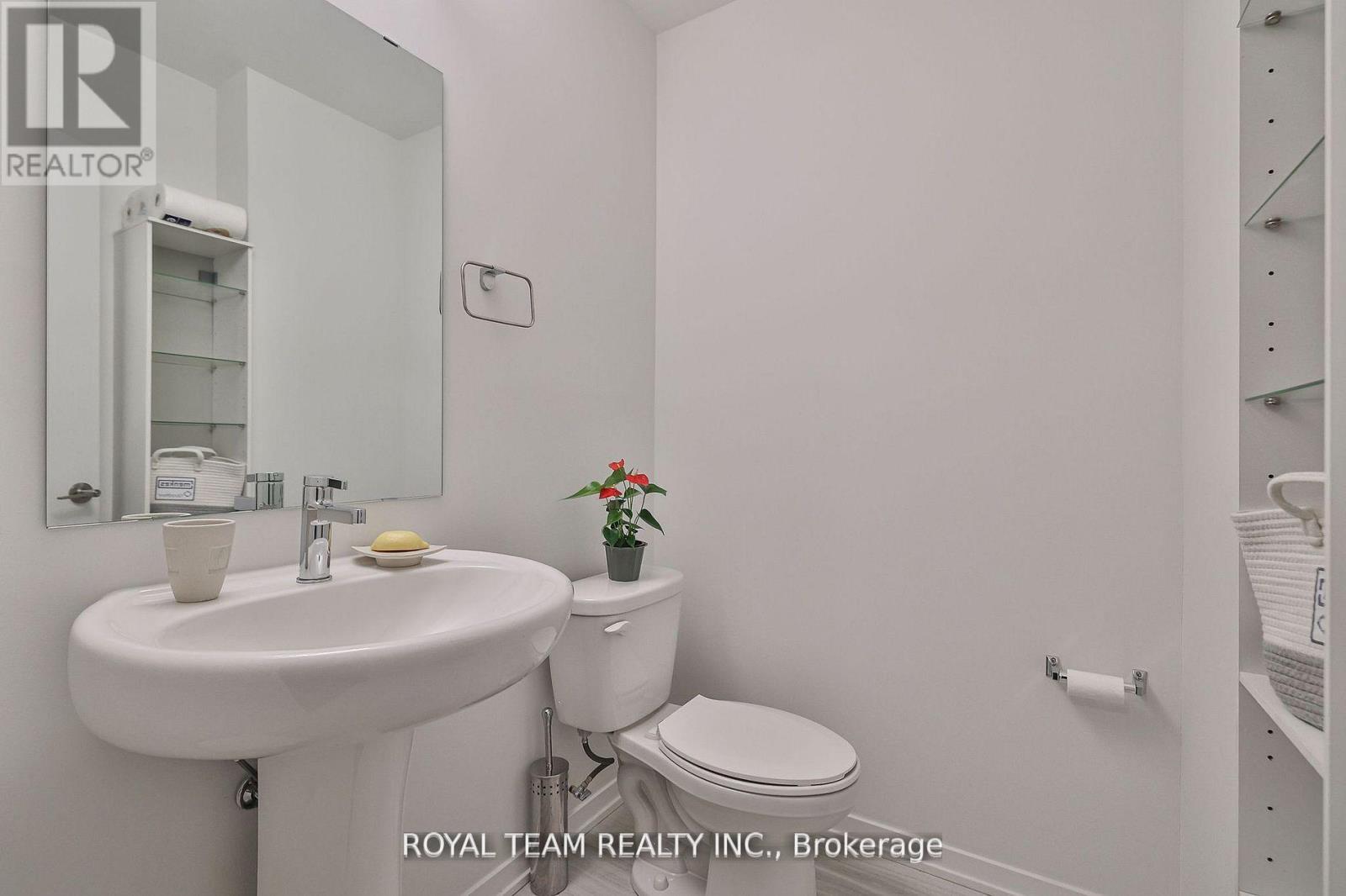 224 - 131 Honeycrisp Crescent, Vaughan, Ontario  L4K 0N7 - Photo 12 - N12533826