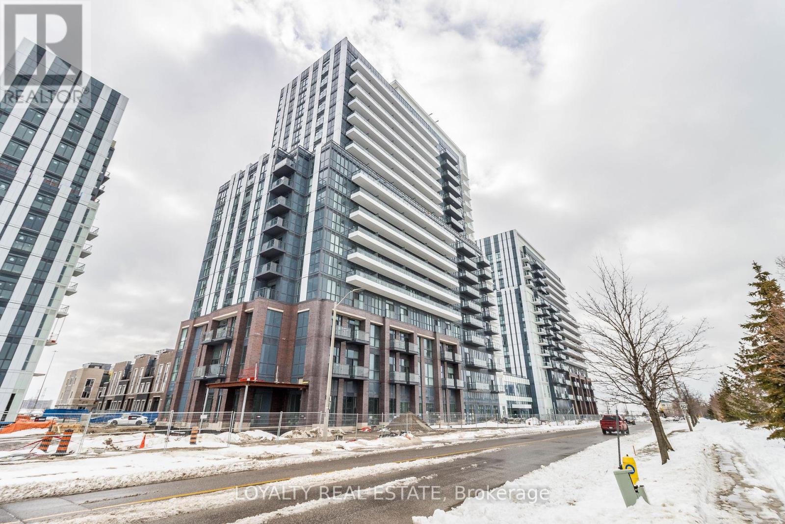 621 - 38 Honeycrisp Crescent, Vaughan, Ontario  L4K 0M8 - Photo 2 - N12533854