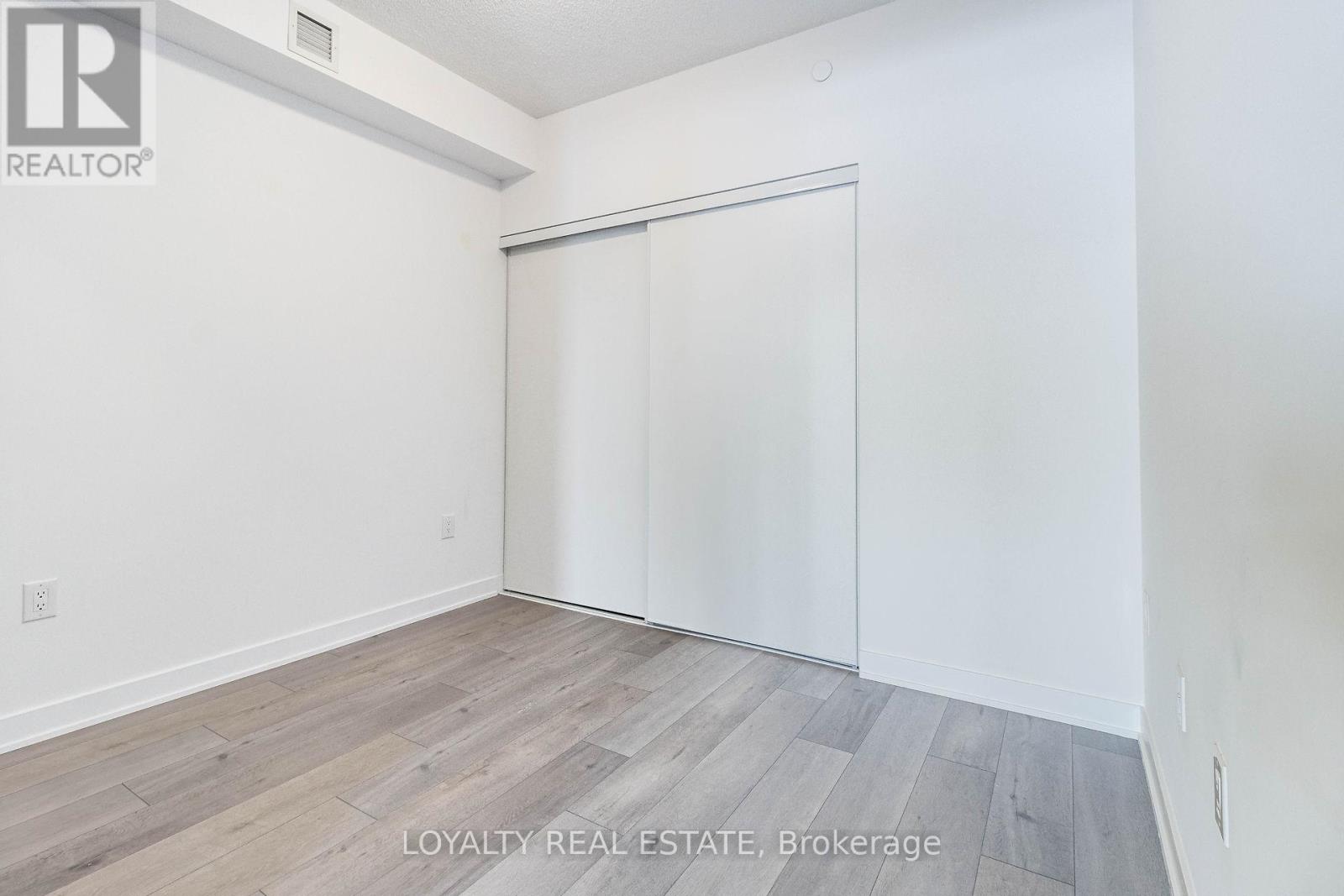 621 - 38 Honeycrisp Crescent, Vaughan, Ontario  L4K 0M8 - Photo 28 - N12533854