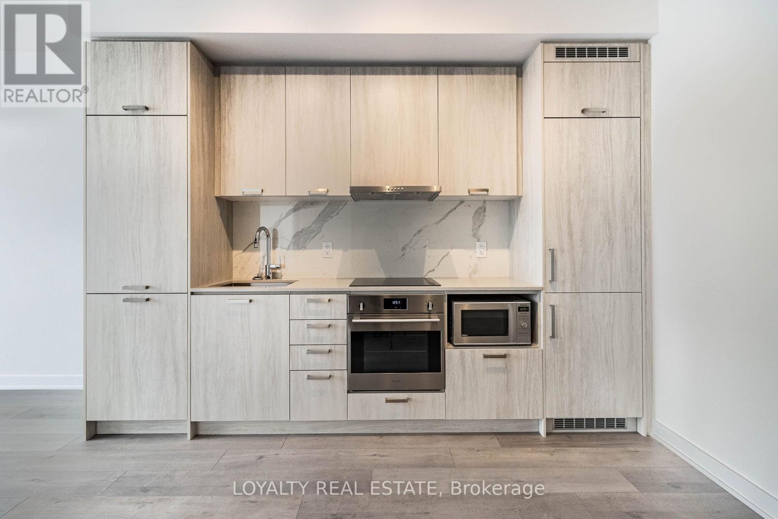 621 - 38 Honeycrisp Crescent, Vaughan, Ontario  L4K 0M8 - Photo 47 - N12533854