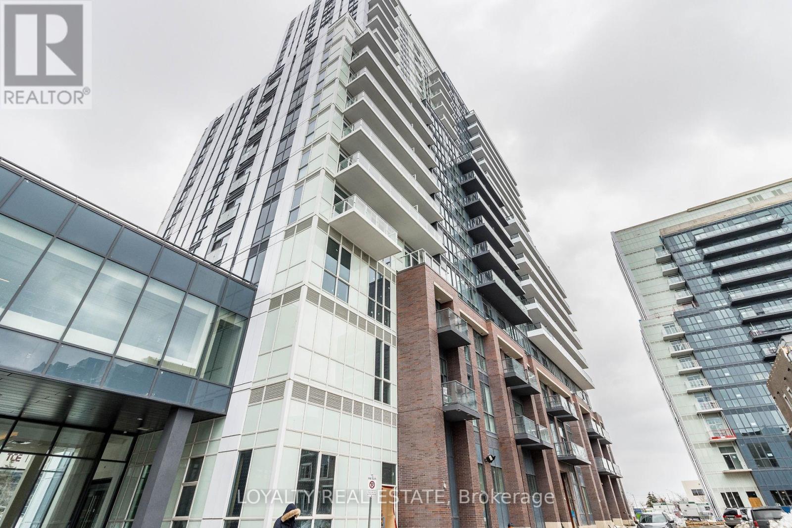 621 - 38 Honeycrisp Crescent, Vaughan, Ontario  L4K 0M8 - Photo 5 - N12533854