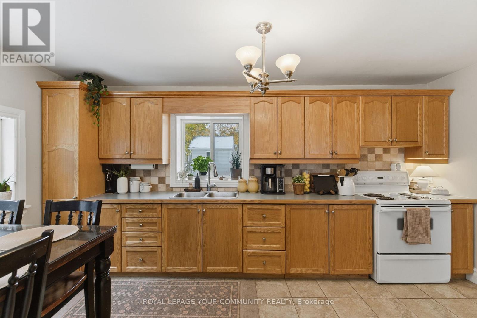 24 Fairpark Lane, Georgina, Ontario  L0E 1N0 - Photo 16 - N12533890