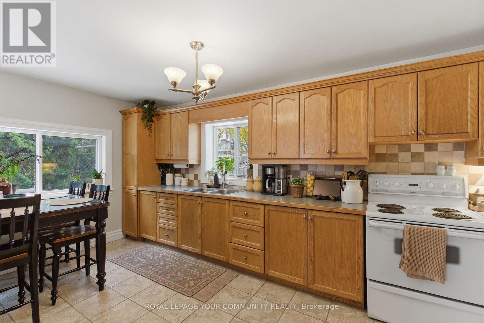 24 Fairpark Lane, Georgina, Ontario  L0E 1N0 - Photo 17 - N12533890