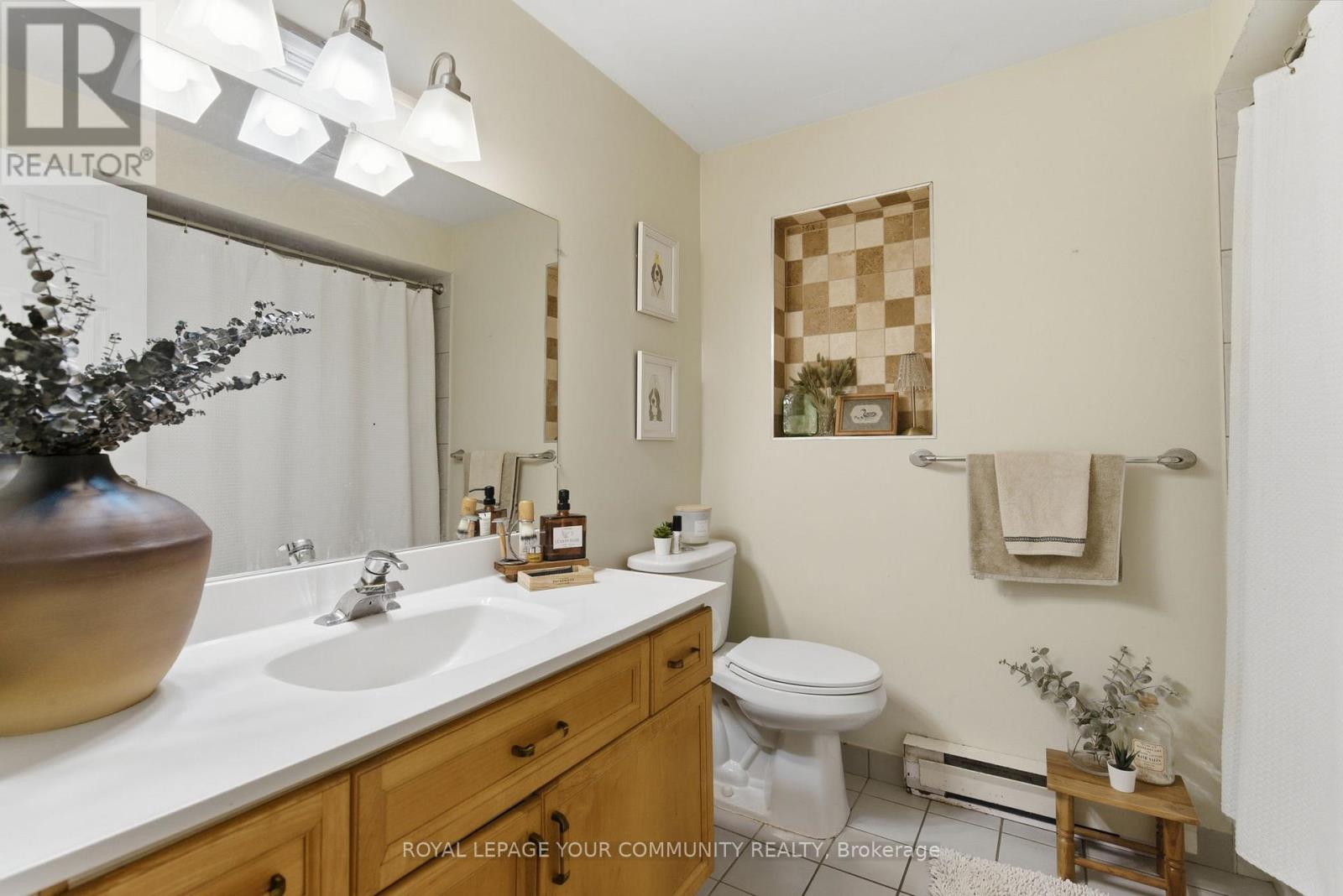 24 Fairpark Lane, Georgina, Ontario  L0E 1N0 - Photo 32 - N12533890