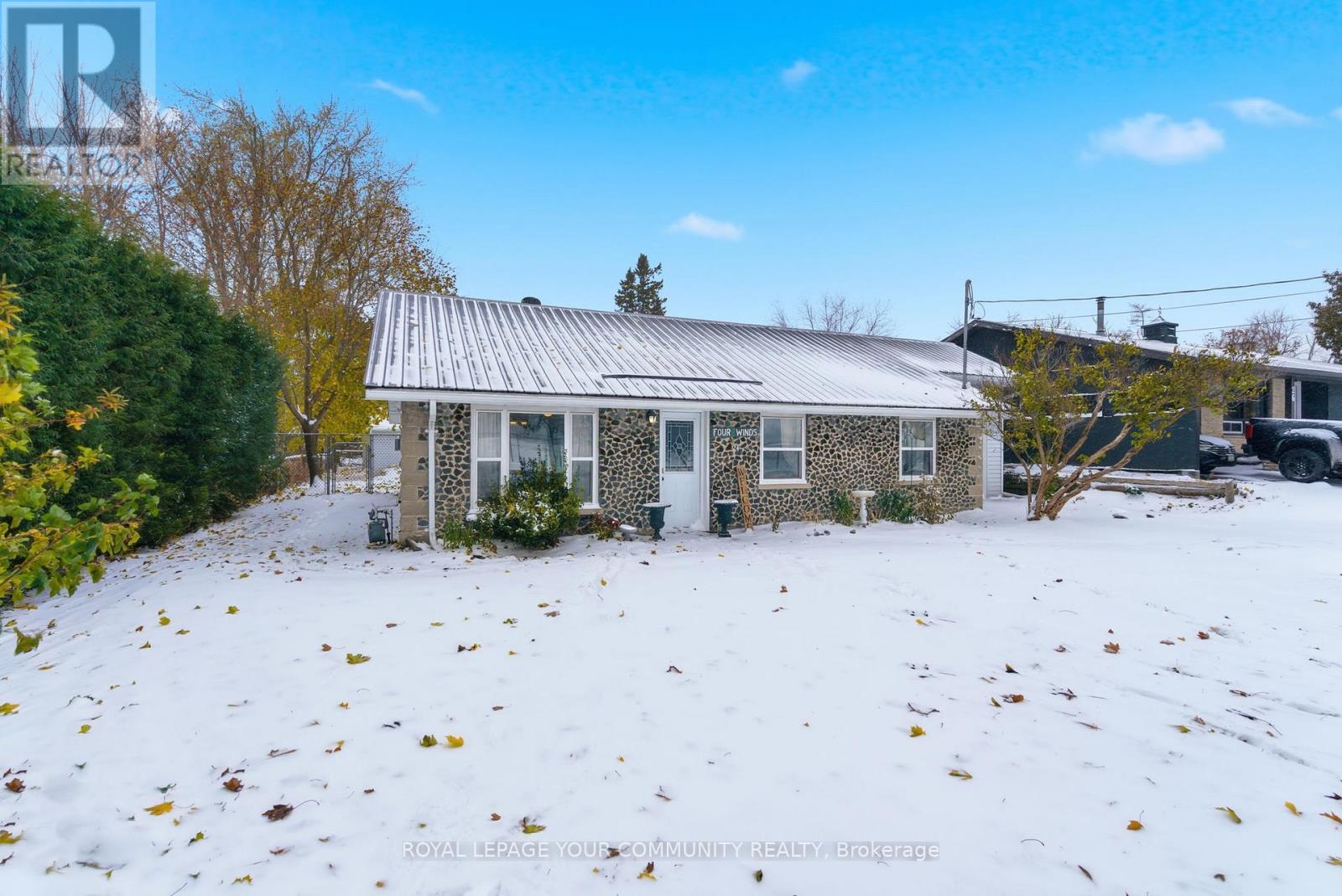 24 Fairpark Lane, Georgina, Ontario  L0E 1N0 - Photo 4 - N12533890