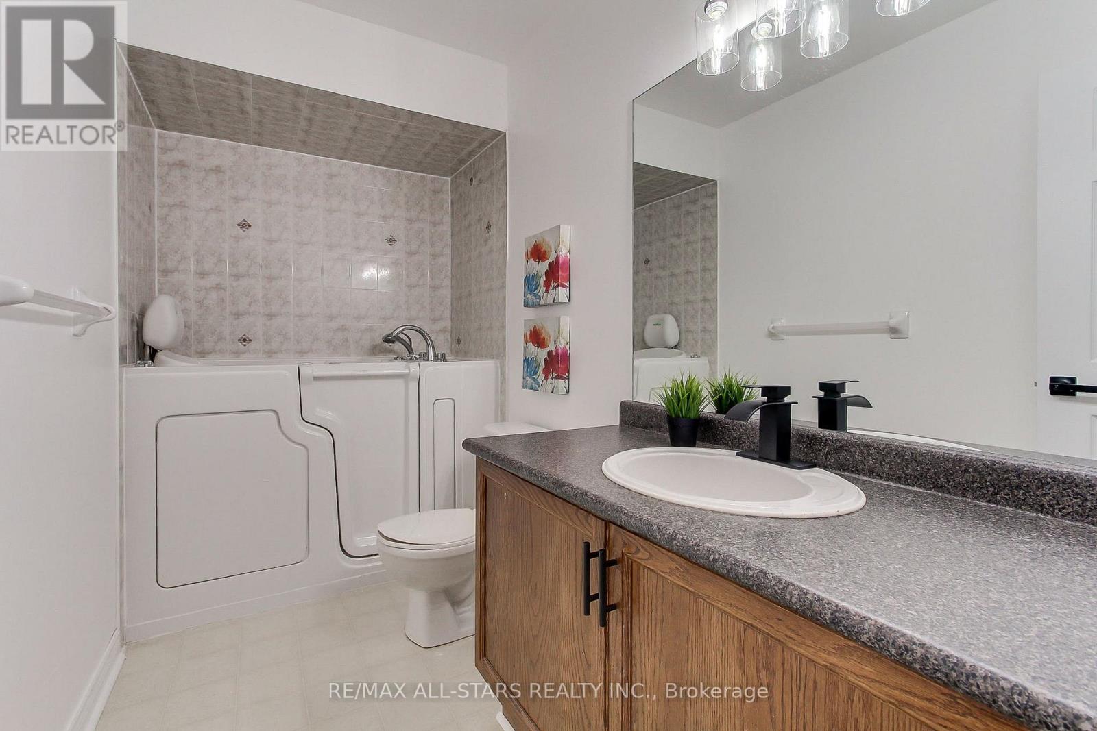 78 Lancaster Court, Georgina, Ontario  L4P 3Z9 - Photo 19 - N12533902