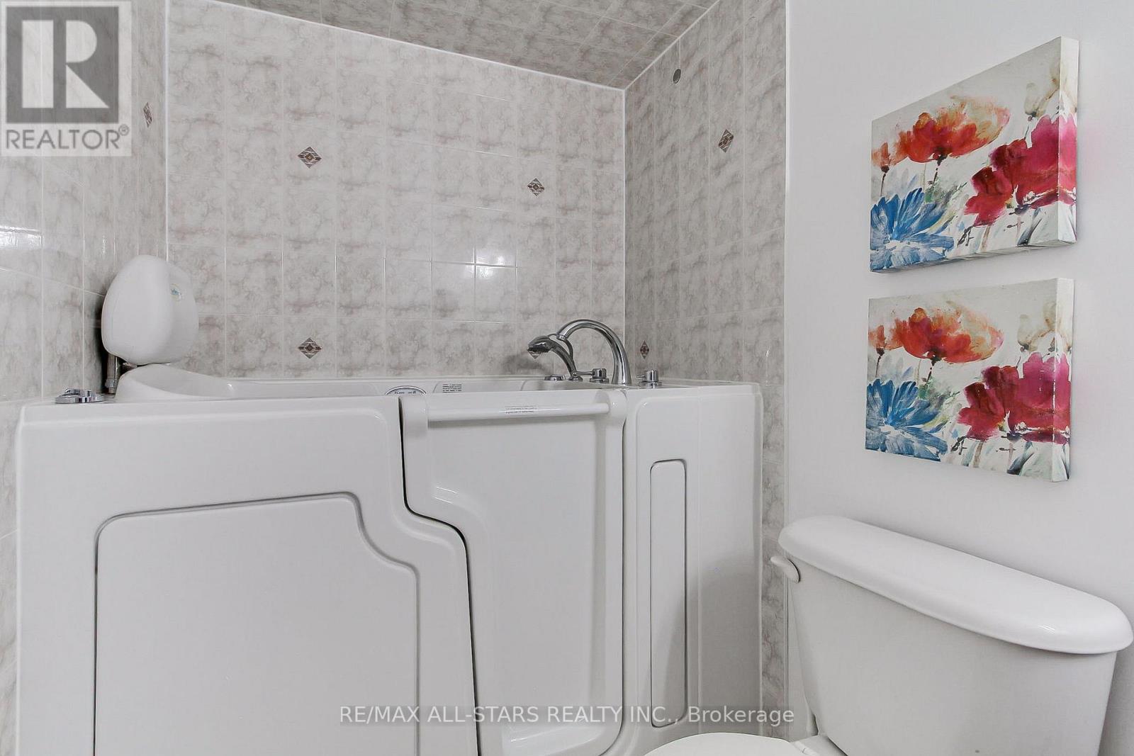 78 Lancaster Court, Georgina, Ontario  L4P 3Z9 - Photo 20 - N12533902