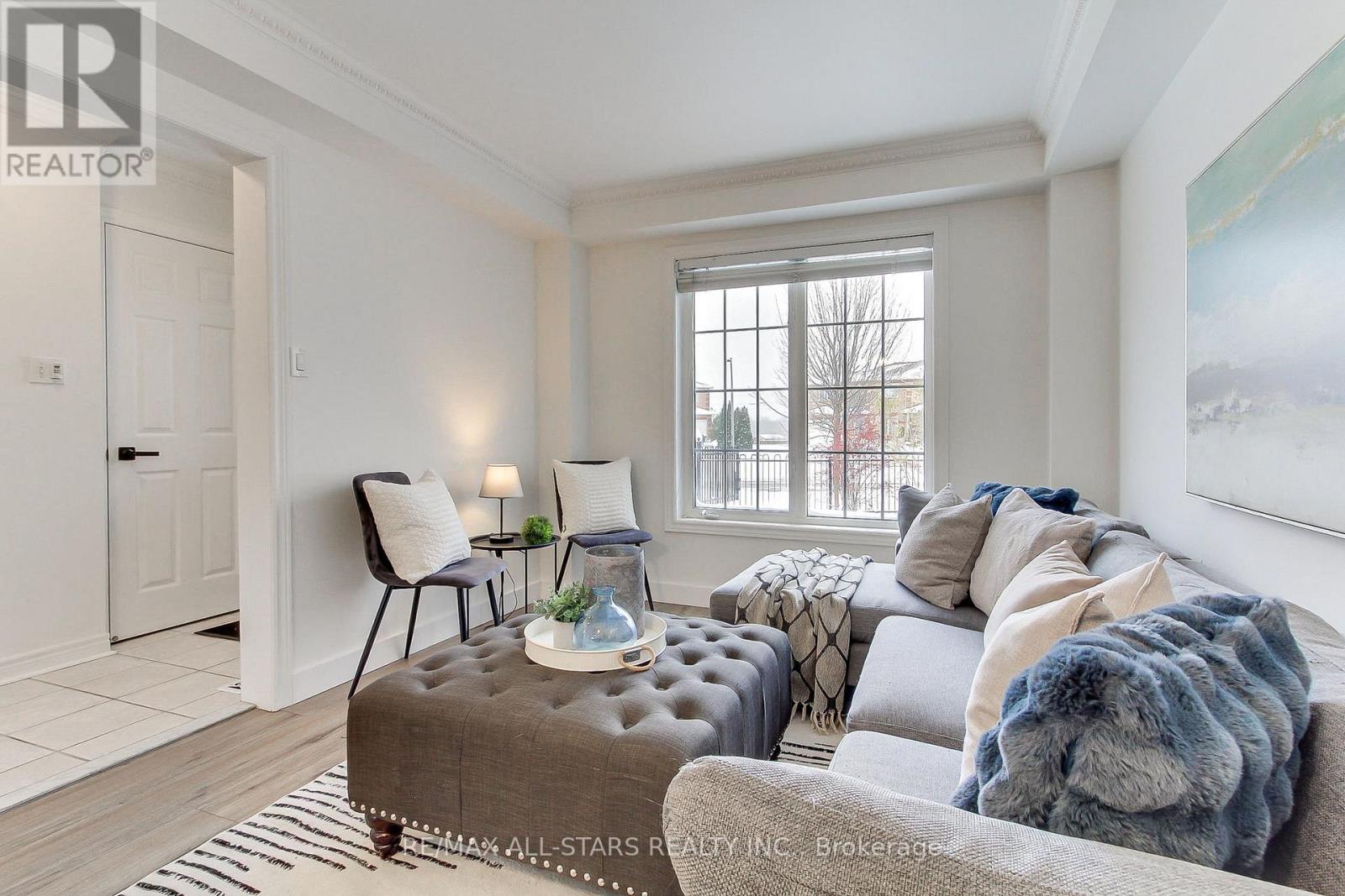 78 Lancaster Court, Georgina, Ontario  L4P 3Z9 - Photo 6 - N12533902