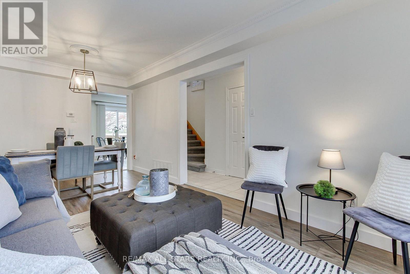 78 Lancaster Court, Georgina, Ontario  L4P 3Z9 - Photo 7 - N12533902