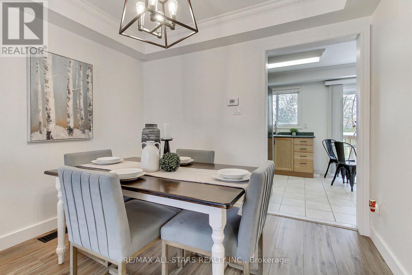 78 Lancaster Court, Georgina, Ontario  L4P 3Z9 - Photo 8 - N12533902