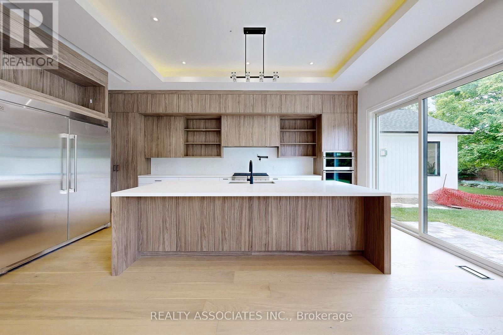 32 Cossar Avenue, Aurora, Ontario  L4G 3N8 - Photo 12 - N12533918