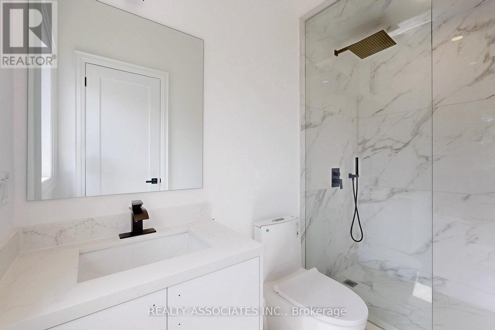 32 Cossar Avenue, Aurora, Ontario  L4G 3N8 - Photo 33 - N12533918