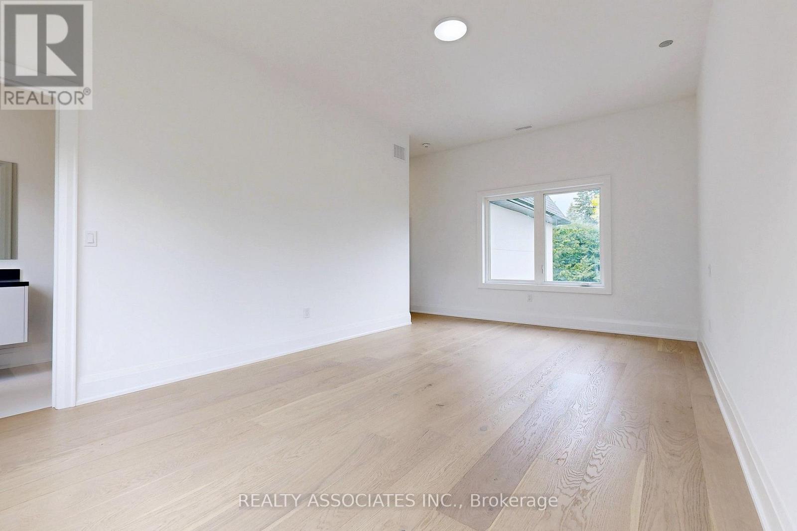 32 Cossar Avenue, Aurora, Ontario  L4G 3N8 - Photo 40 - N12533918