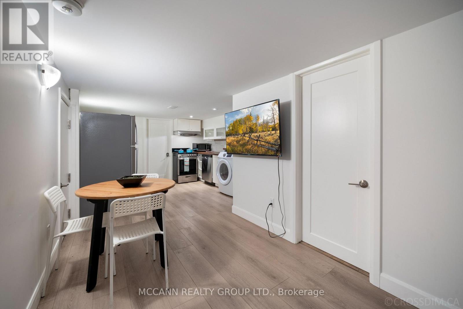 217 Pearson Avenue, Toronto, Ontario  M6R 1G6 - Photo 35 - W12533668