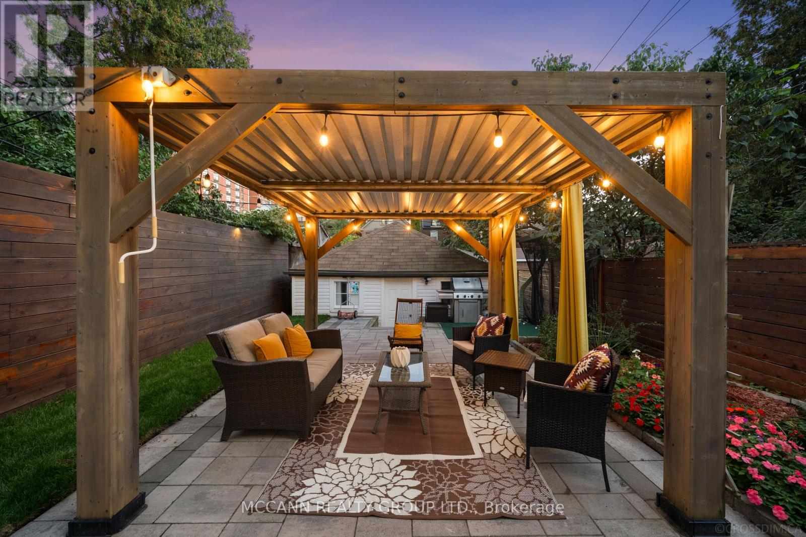 217 Pearson Avenue, Toronto, Ontario  M6R 1G6 - Photo 45 - W12533668