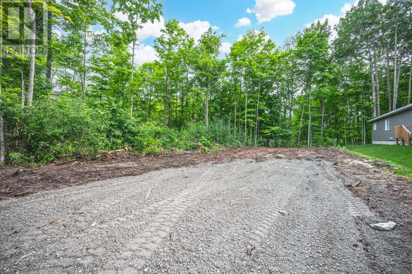 67 Wozniak Road, Penetanguishene, Ontario  L9M 1W6 - Photo 3 - S12533804