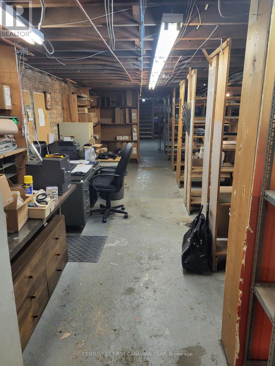 429 Talbot Street, St. Thomas, Ontario  N5P 1C1 - Photo 17 - X12466365