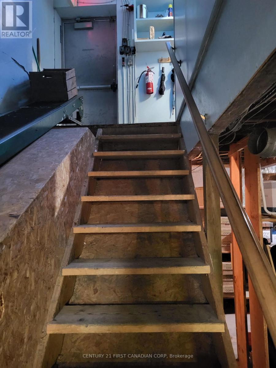 429 Talbot Street, St. Thomas, Ontario  N5P 1C1 - Photo 19 - X12466365