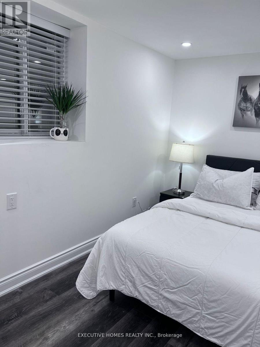 409 Boyd Lane, Milton, Ontario  L9E 1X2 - Photo 34 - W12533722