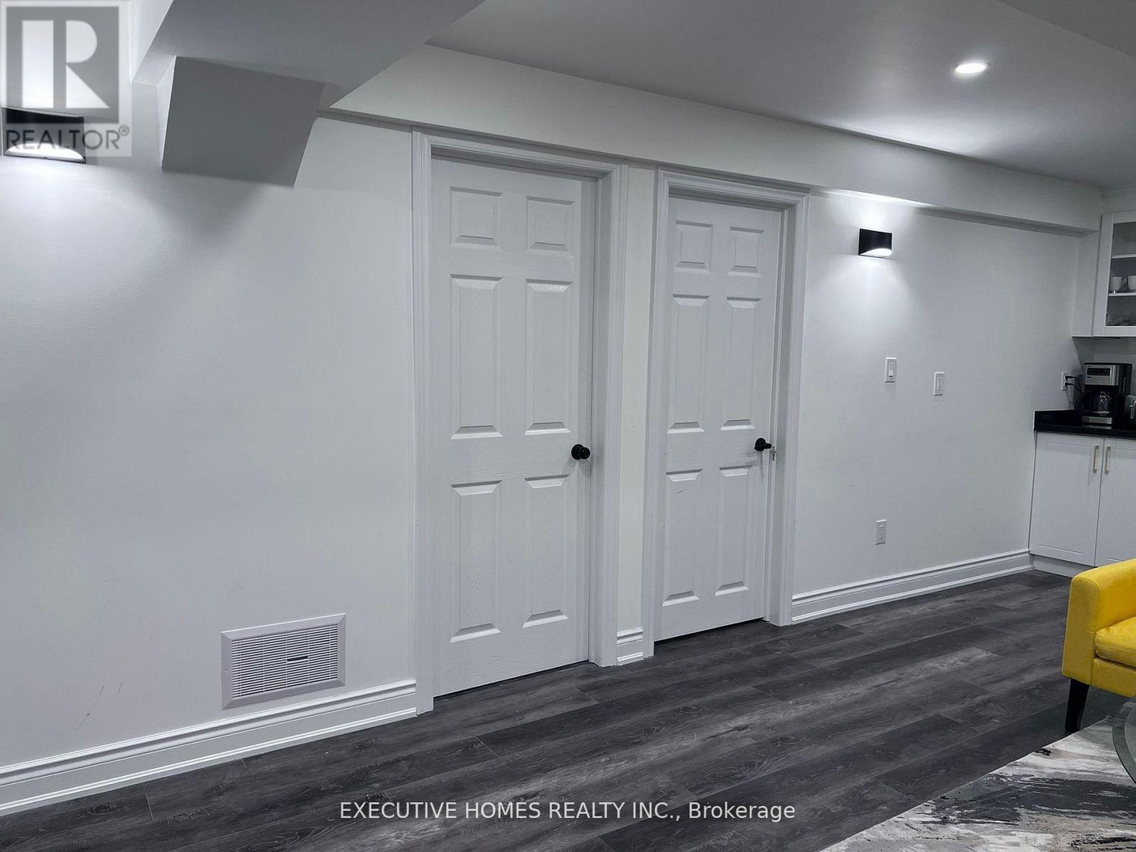 409 Boyd Lane, Milton, Ontario  L9E 1X2 - Photo 36 - W12533722